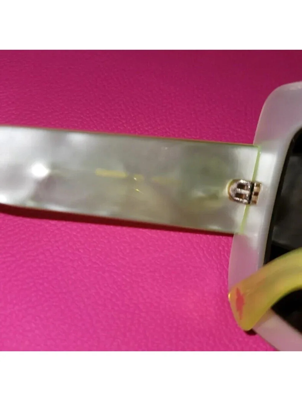 GUCCI ACETATE SQUARE FRAME SUNGLASSES GG0083S NEON YELLOW